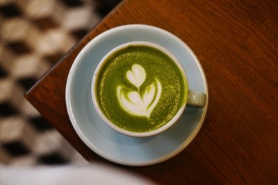 Waarom iedereen ineens matcha drinkt